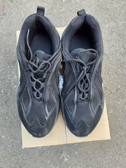 Продам кросівки Adidas Ozrah 43розмір