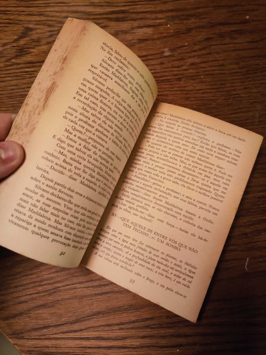 Livro- O Vale de Deus - Carlo Coccioli