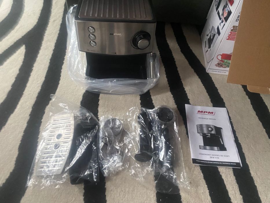 Ciśnieniowy ekspres do kawy MPM