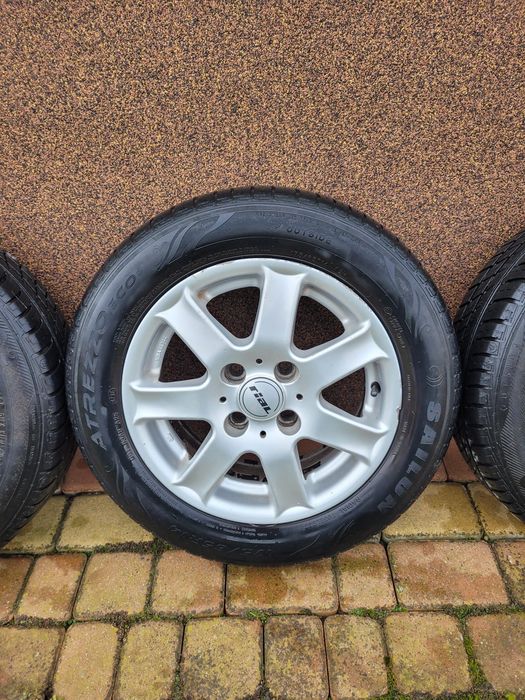 Komplet opon 14 alufelgi Toyota Yaris