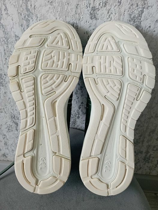 Кросівки ASICS Dyna Flute 3.