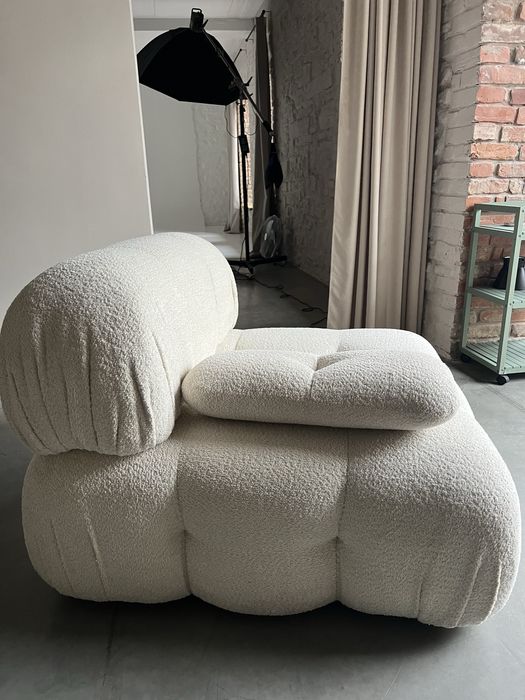 Диван пуф молочний