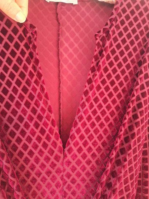 Vestido midi Zara em veludo bordeaux tamanho S/M como novo