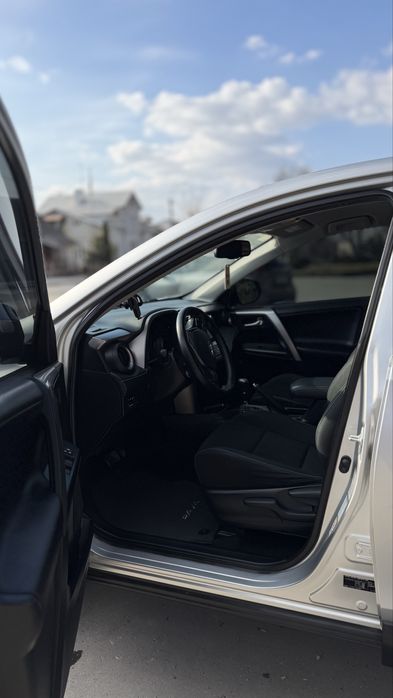 Продам Toyota RAV-4