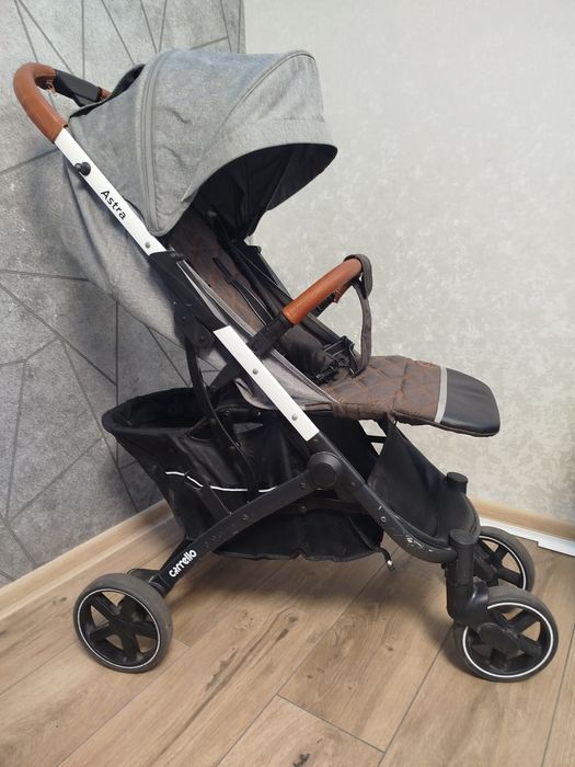 Продам прогулянкову коляску Carrello Astra