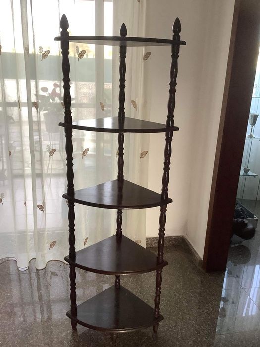 Estante madeira madeira mogno trabalhada