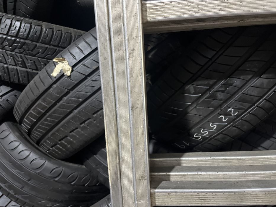 pneus  lote com 80%piso. 2.5 cada