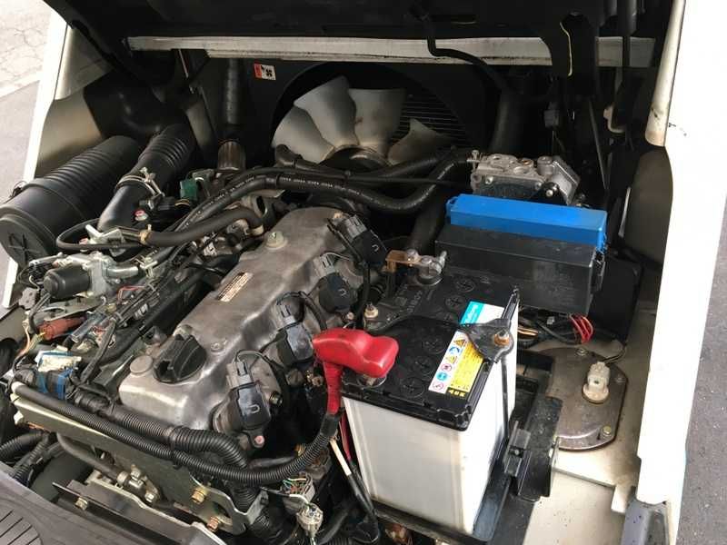 автонавантажувач TCM (Nissan), із напрацюванням 3697 мотогодин