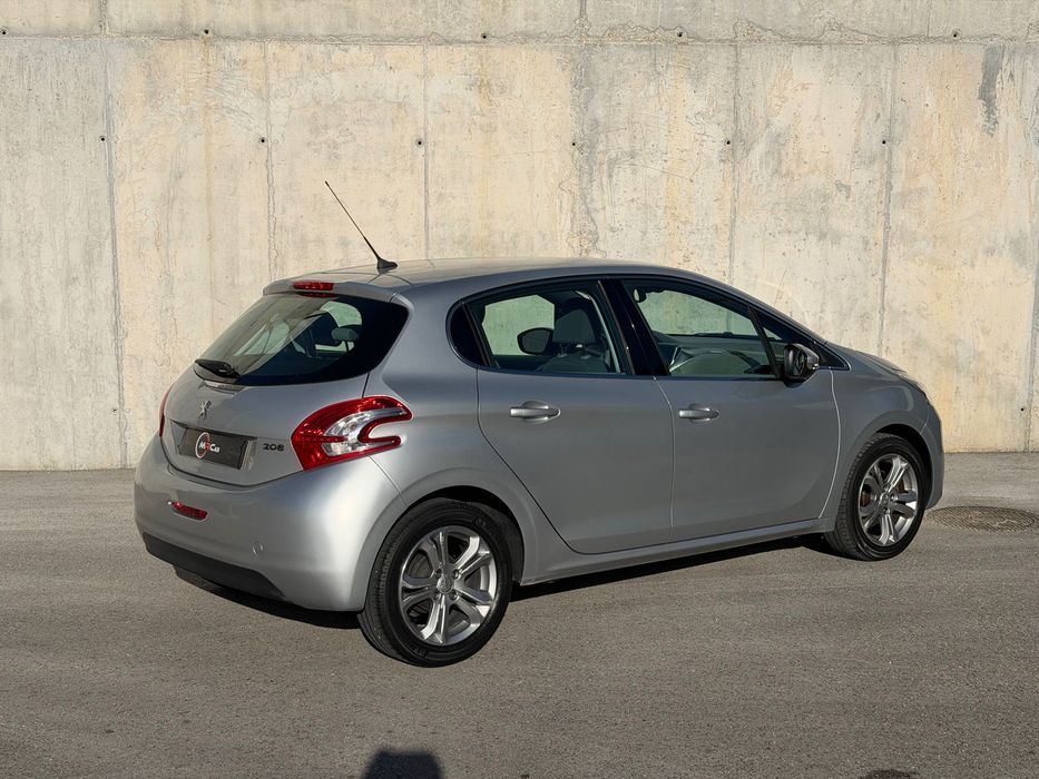 Peugeot 208 1.2vti — photo 5