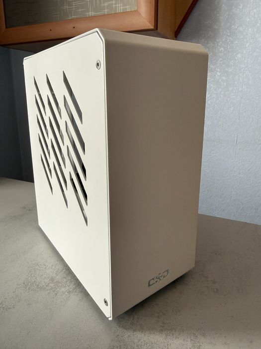 Custom_MOD FX model SFF корпус з райзером 4.0