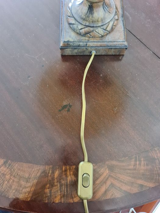Candeeiro de mesa em pedra