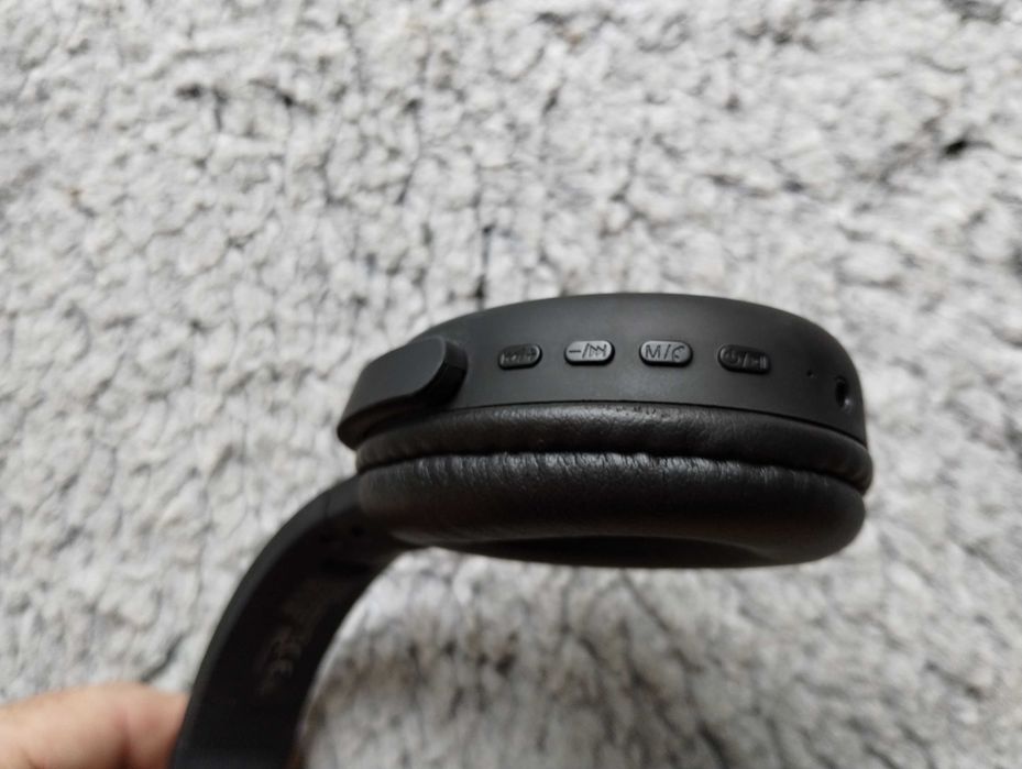 Słuchawki z Bluetooth, na kartę + radio