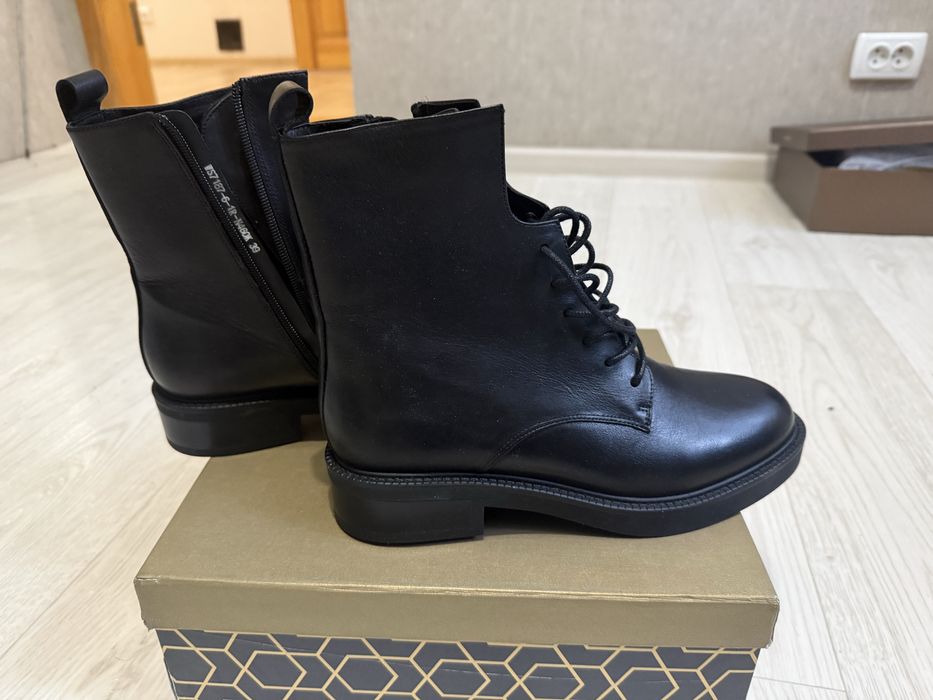 Miraton чоботи 39р нові