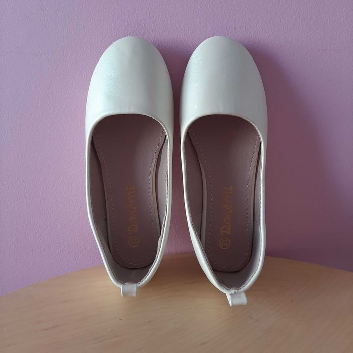 NOVO Sapato Branco Perola num 31