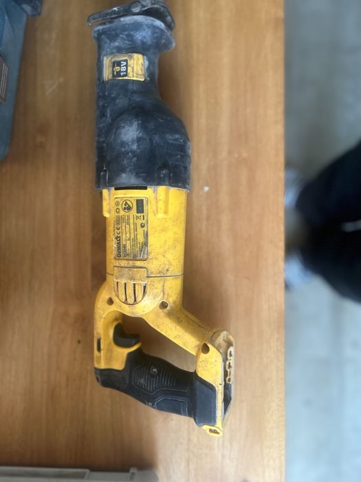 DeWalt DCS 380 lisi ogon