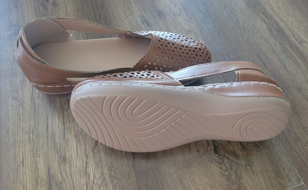 Przewiewne buty na lato brązowe r. 41