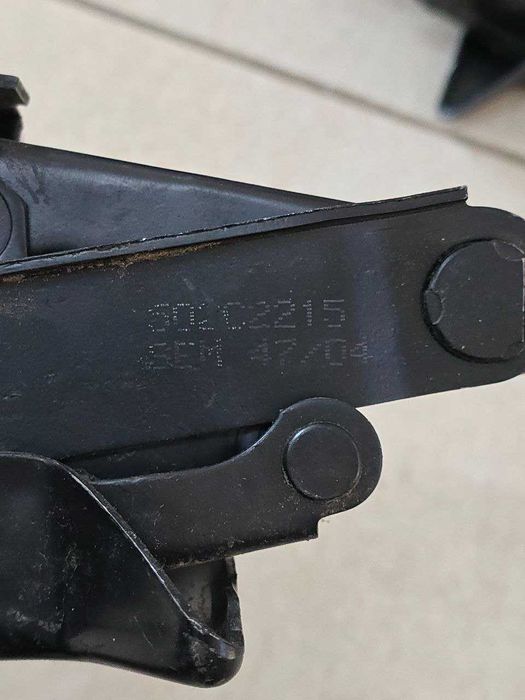 Домкрат Renault Clio 2 Symbol 1 Thalia Крюк Ключ Гак буксирувальний