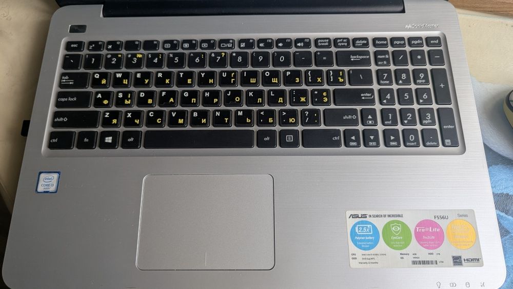 Ноутбук Asus F556U