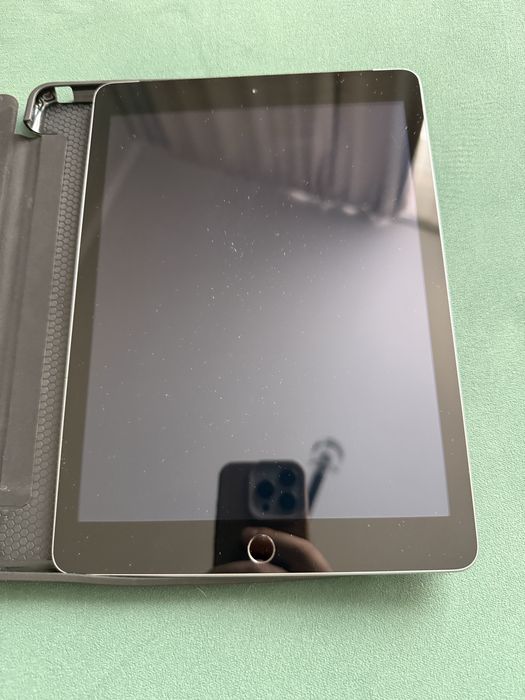 Ipad 5, 32, 2017 wifi + Lte