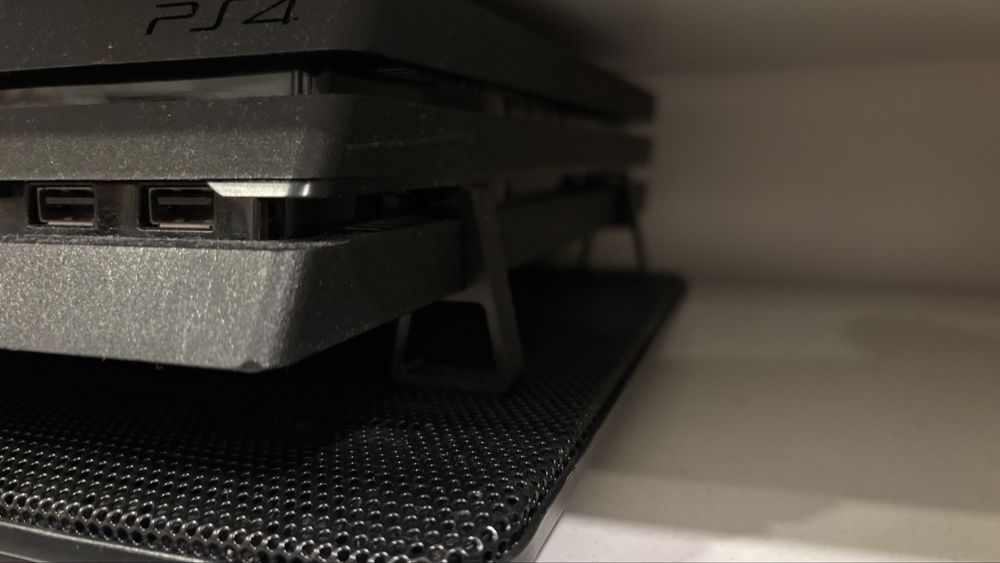 PS4 Pro - FW11.00 com Goldhen e 1tb