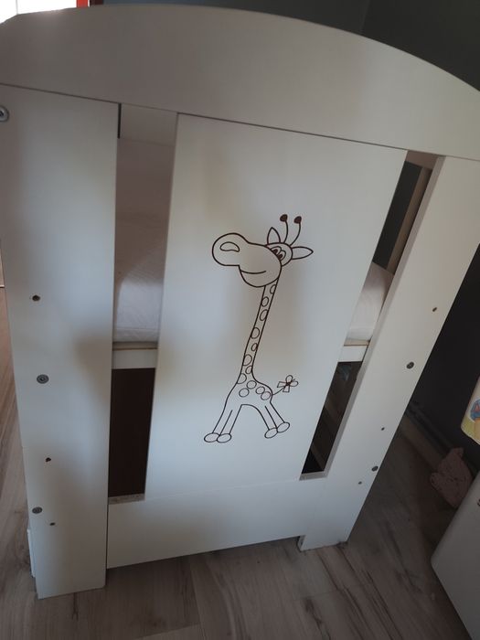 Łóżeczko dzieciece z materacem