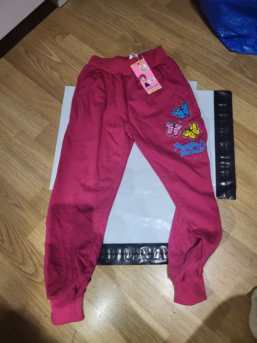 Zestaw ubrań dla ośmiolatki