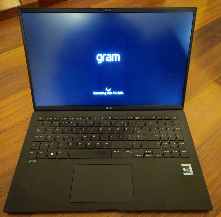 Portátil LG gram 15Z90Q 15" FHD | i5-124 - N: 15Z90Q-G.AA52P