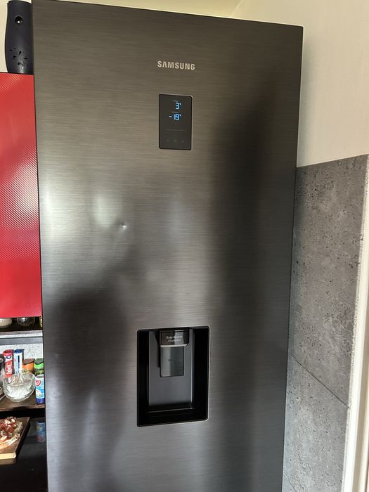 Lodówka „Samsung”