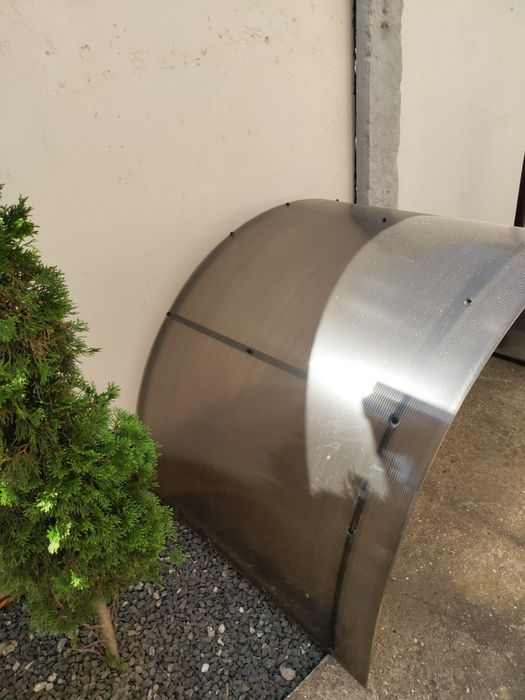 Продам козырёк от дома