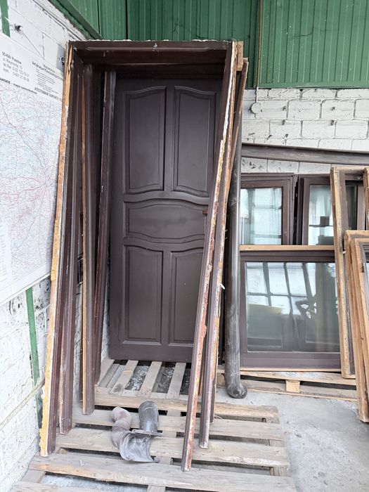 Oddam stare drzwi i okna