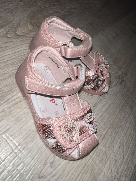 Босоніжки на дівчинку 21 розмір