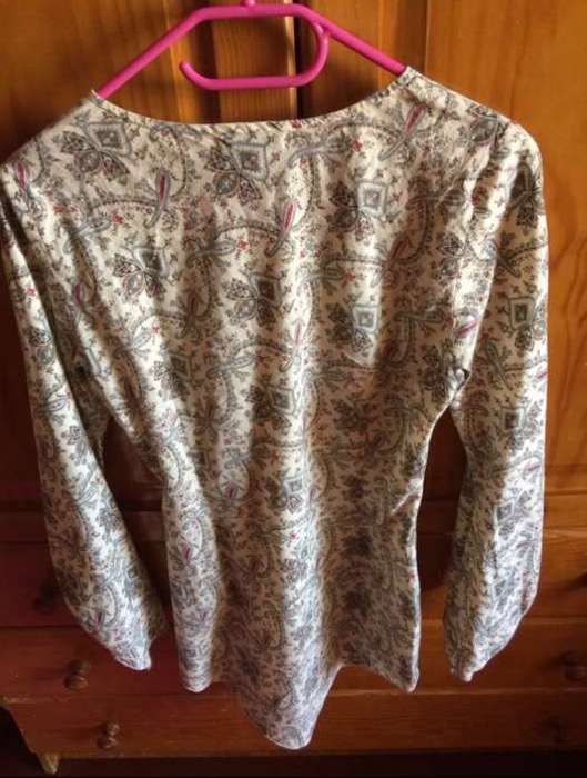 Blusa de mangas sino e cornucópias Zara