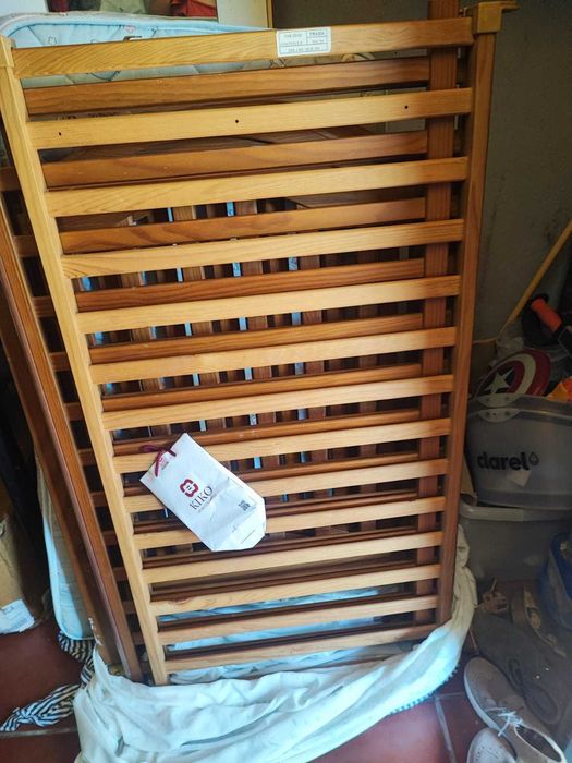 Berço Infantil de Madeira Maciça