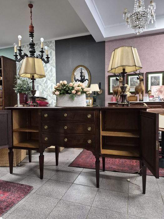 Aparador / Bufete Inglês em Madeira Maciça - Estilo Clássico.