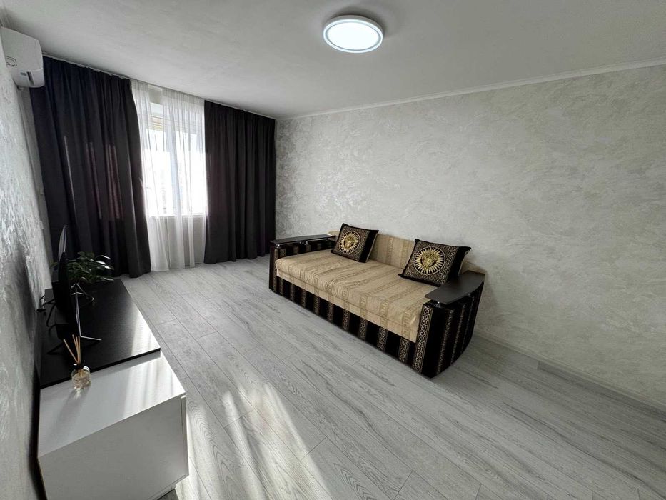 Здається світла та тепла однокімнатна квартира з чудовим розташуванням