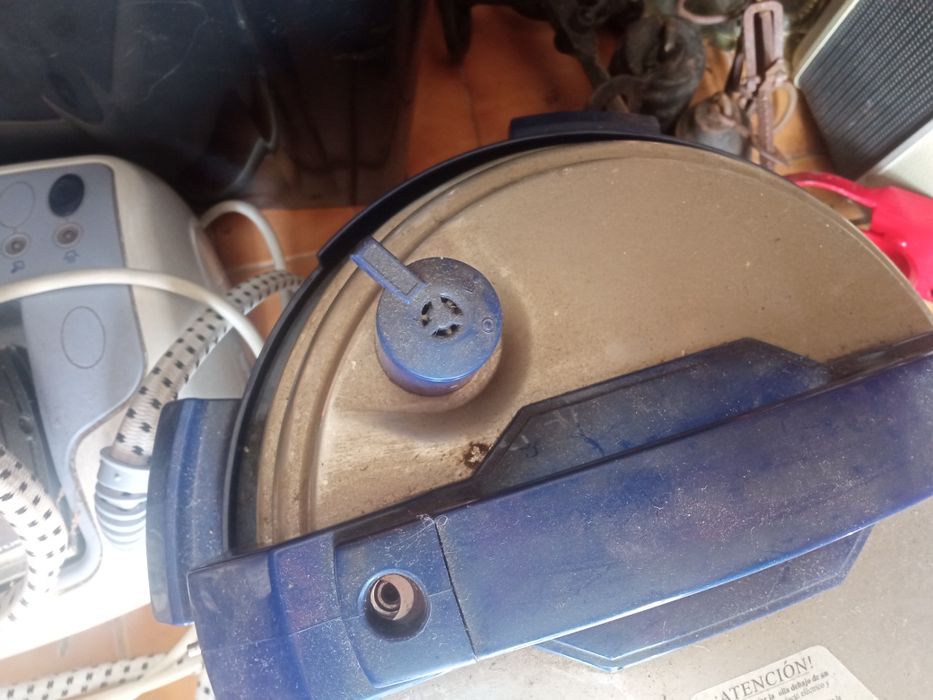 Panela de pressão. Nova, nunca foi usada. esteve arrumado.