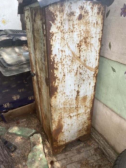 Железный шкаф сейф для инструмента 3000 грн