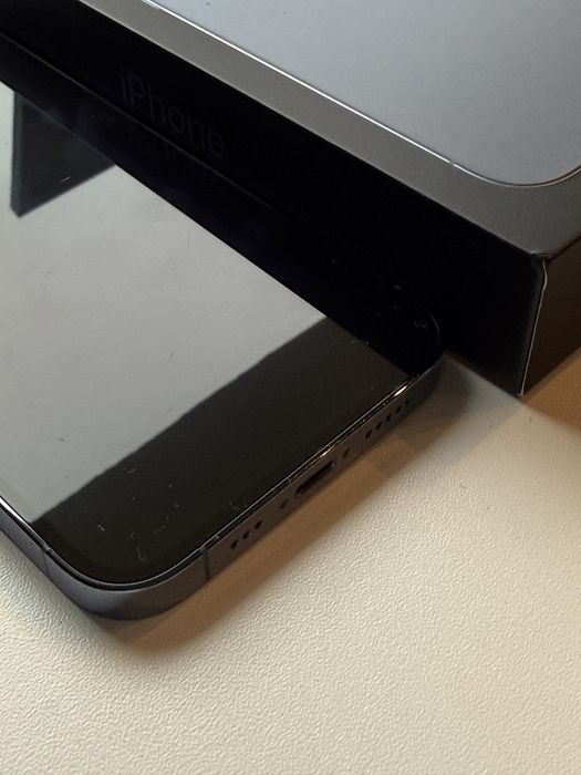 Iphone 13 Pro 256 GB telefon i kabel apple