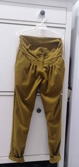 Nowe oliwkowe spodnie r. XS  r. 152/158