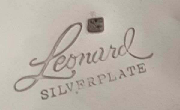 Frapé Marcado na Base Leonard SilverPlate