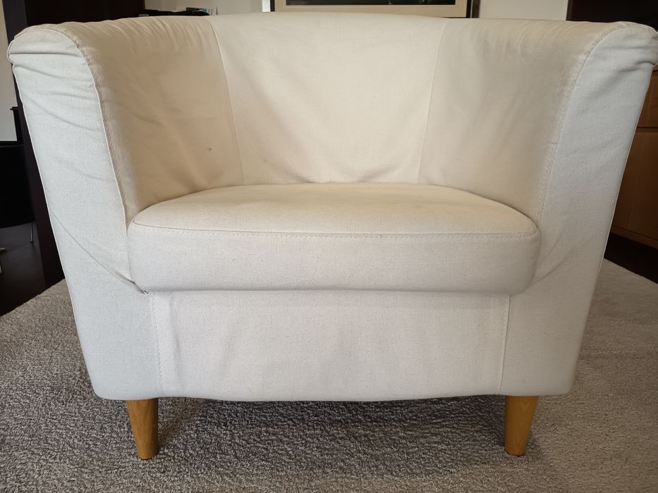 Poltrona cor bege IKEA