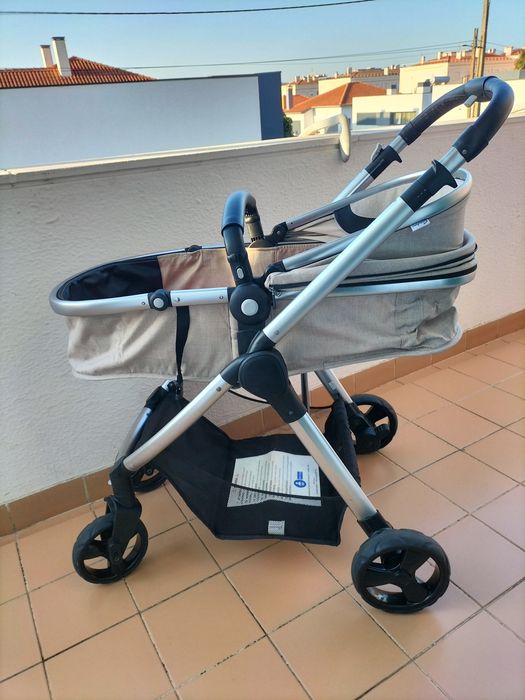 Vendo carrinho de bebé