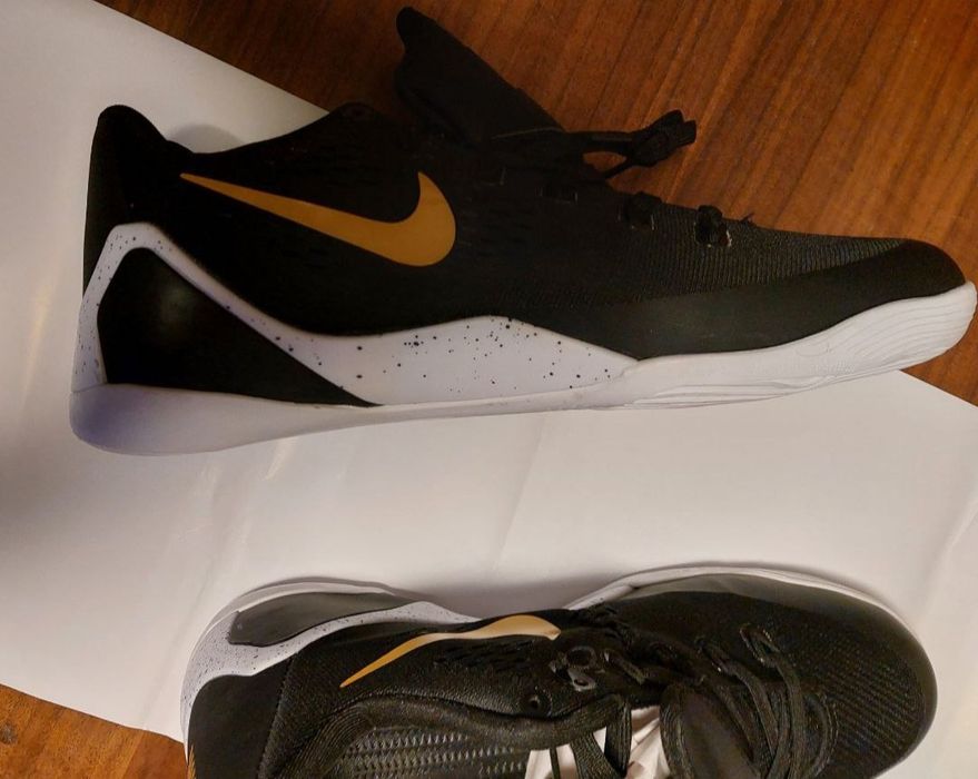 Баскетбольні кросівки Kobe 9