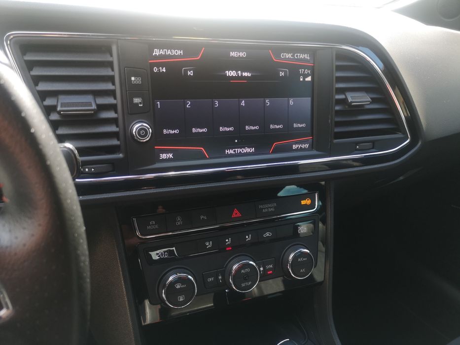 SEAT Leon 2017   FR 1.4 TSI  150 кс  автомат  малий пробіг 68500