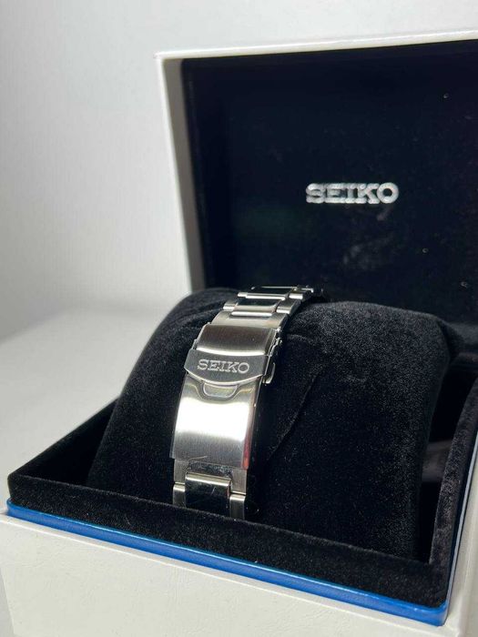 Часы Seiko SNE589P1