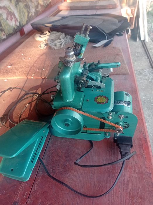 Продам оверлок недорого