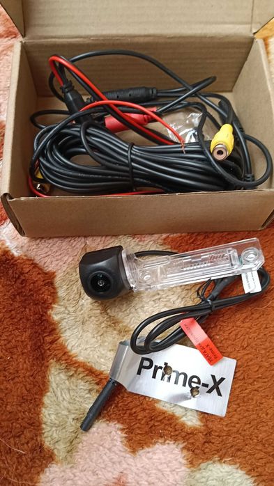 Камера заднього виду на волцваген  пасат б6 універсал