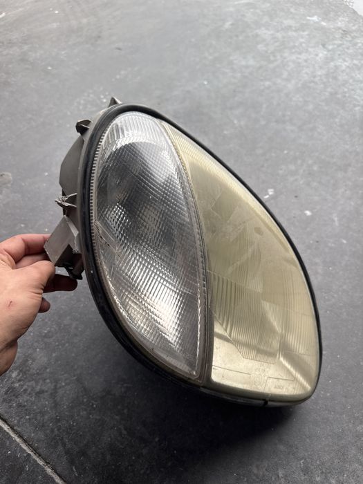 Farol direito slk r170