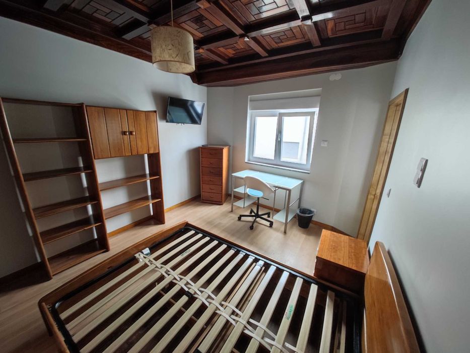 Quarto com WC Privado  perto das Universidades (Permite deslocação a pé)