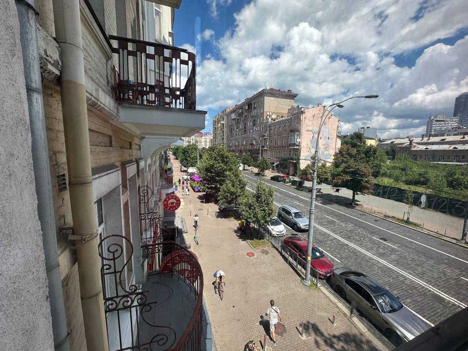 Продаж 4 кімнатної квартири вул. Велика Васильківська Метро Площа Українських Героїв